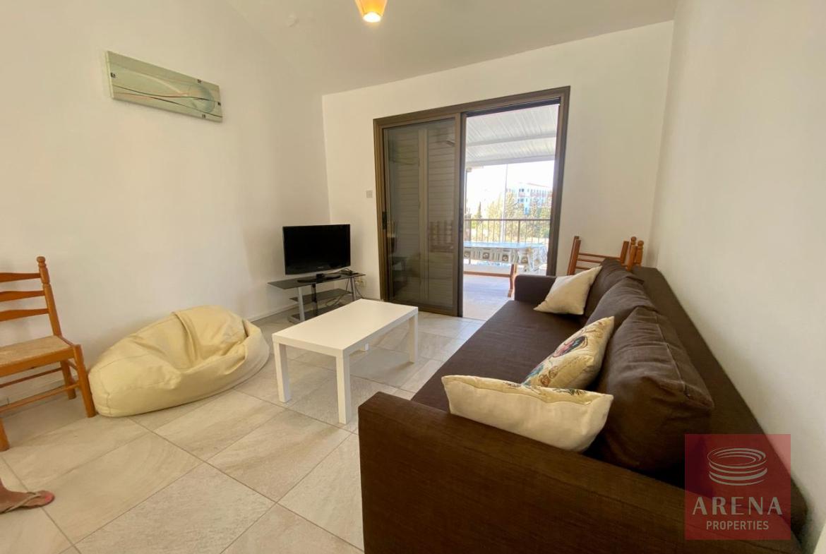 2 bed apt for rent in pernera