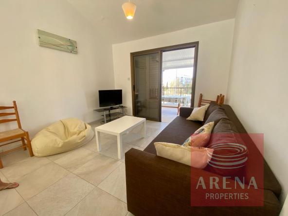 2 bed apt for rent in pernera