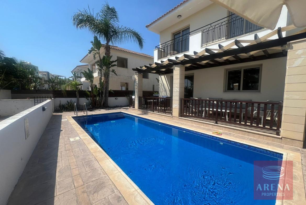 3 bed villa in Pernera