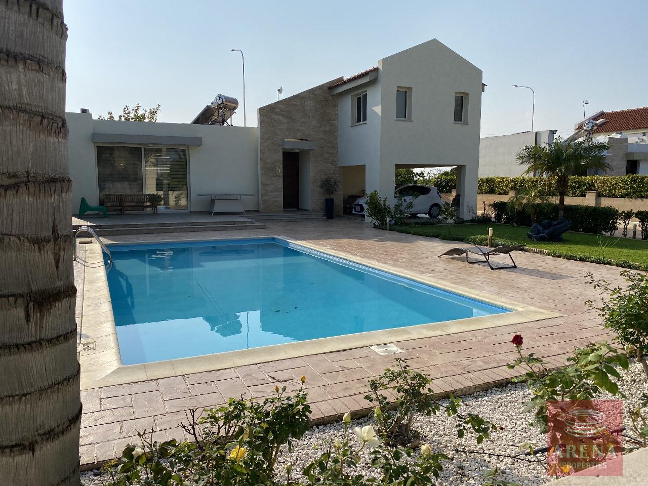 1 3 BED VILLA PERVOLIA 8383