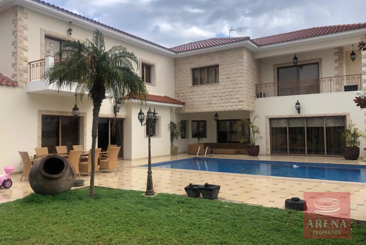 4 bed villa in dekelia