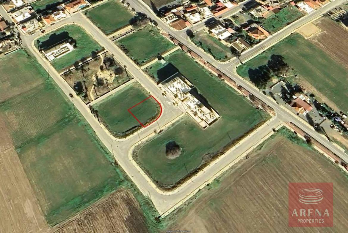 residential plot in pervolia