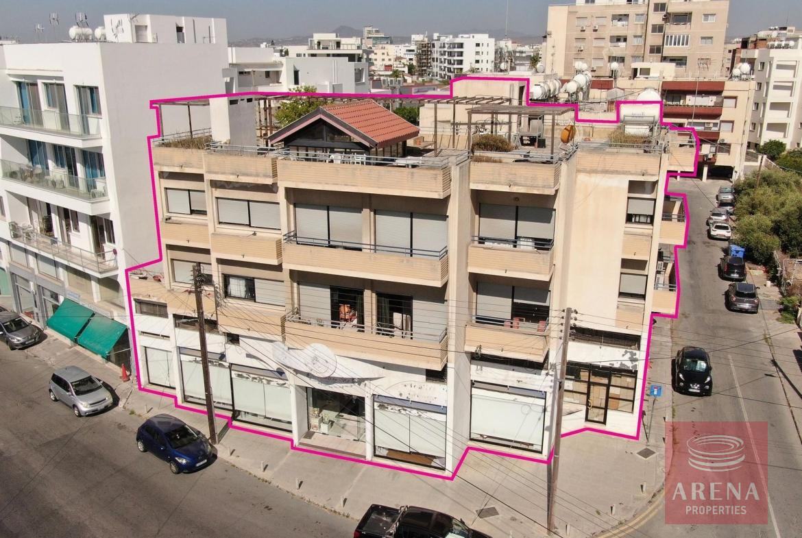 BUILDING IN SOTIROS FOR SALE