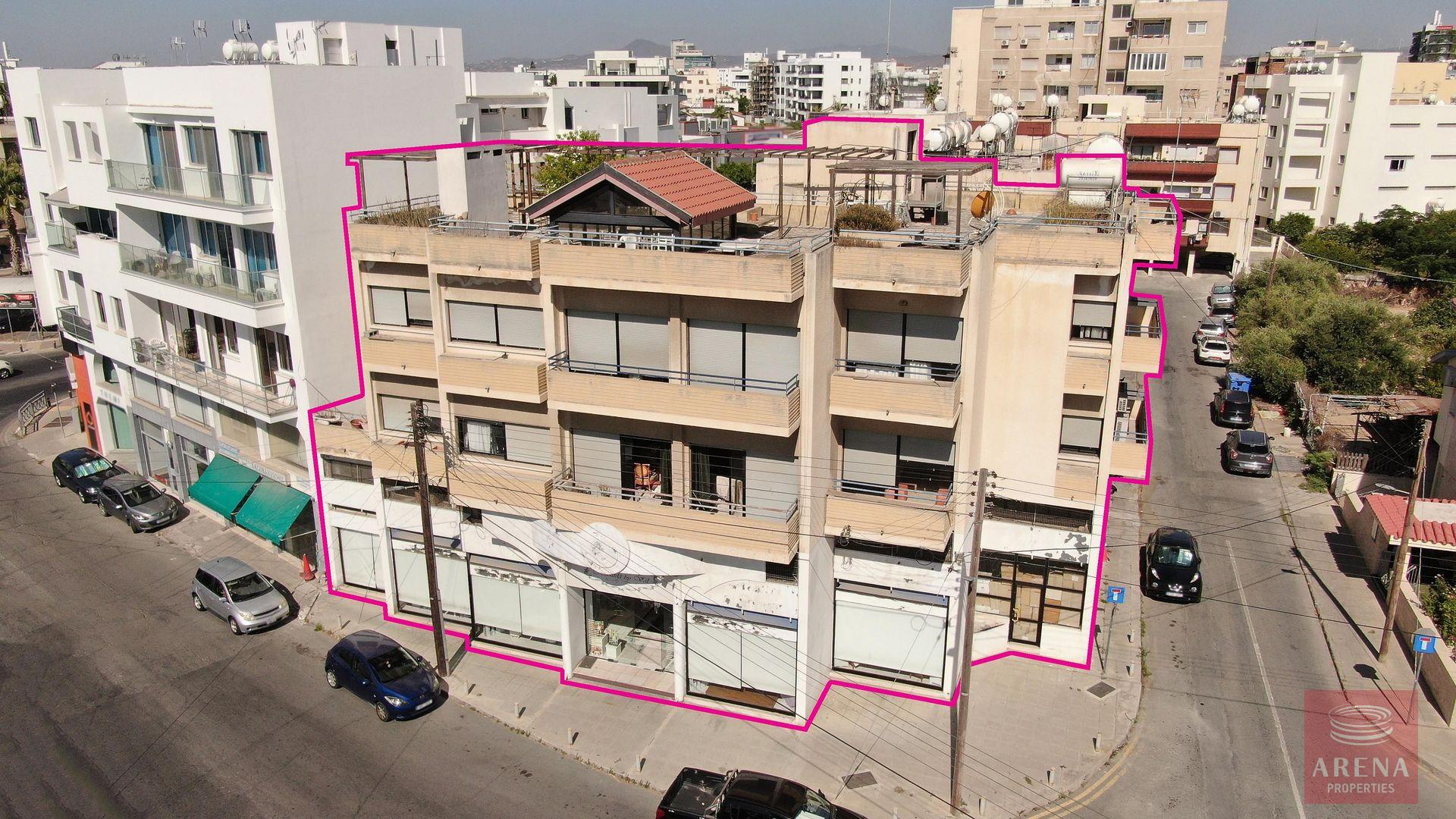 BUILDING IN SOTIROS FOR SALE