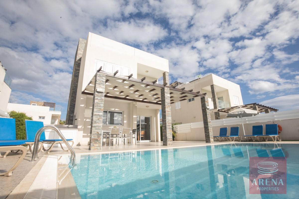 VILLA FOR RENT IN PROTARAS