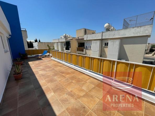 2 bed apt in Paralimni