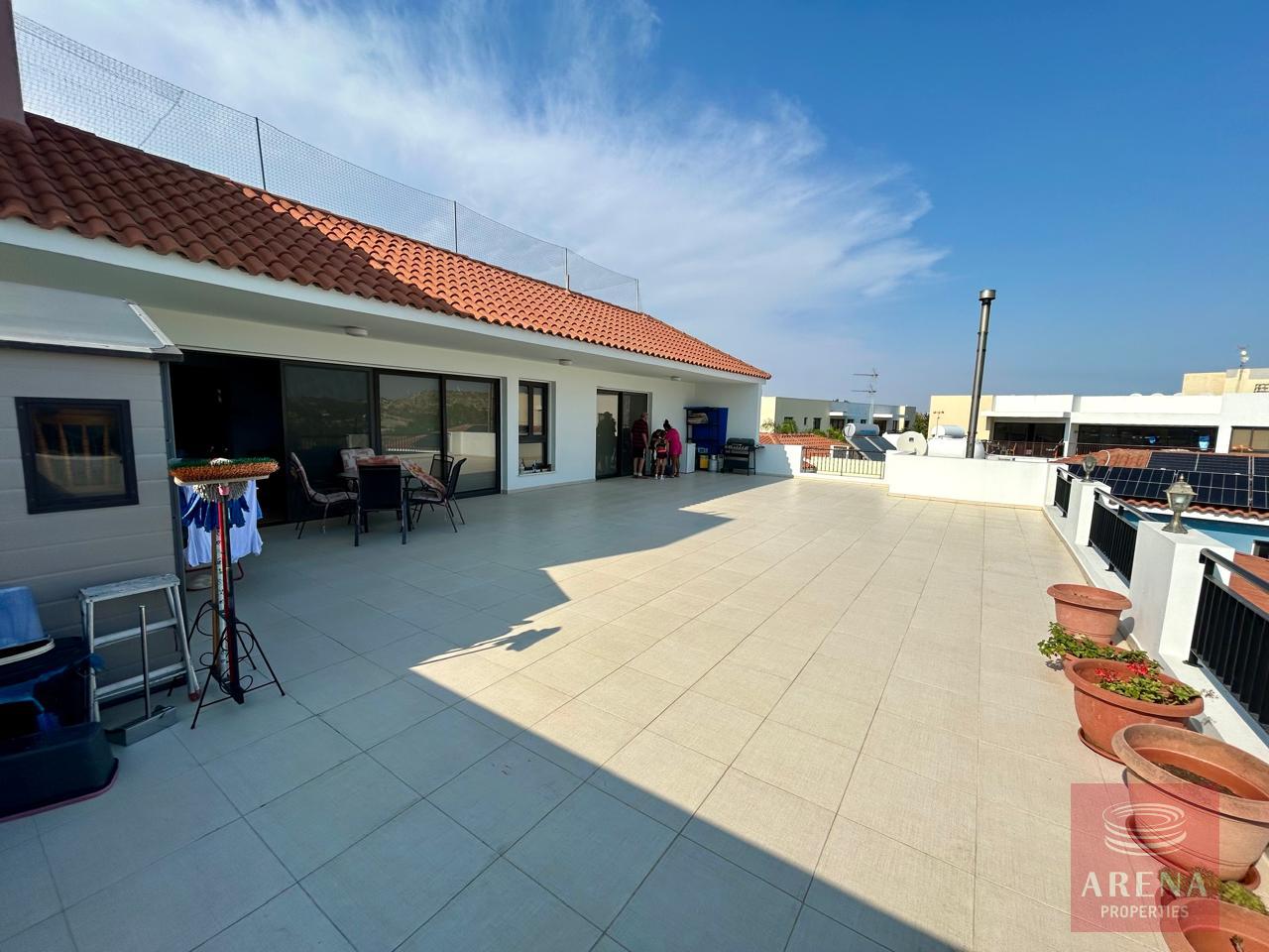 3 bed apt in Alethriko