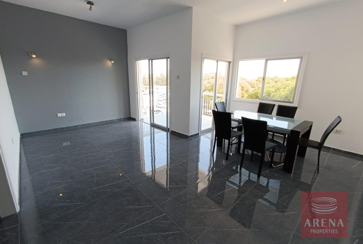 3 bed apt in larnaca