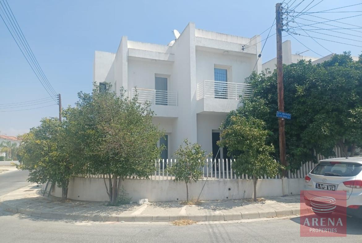 4 bed house in vergina