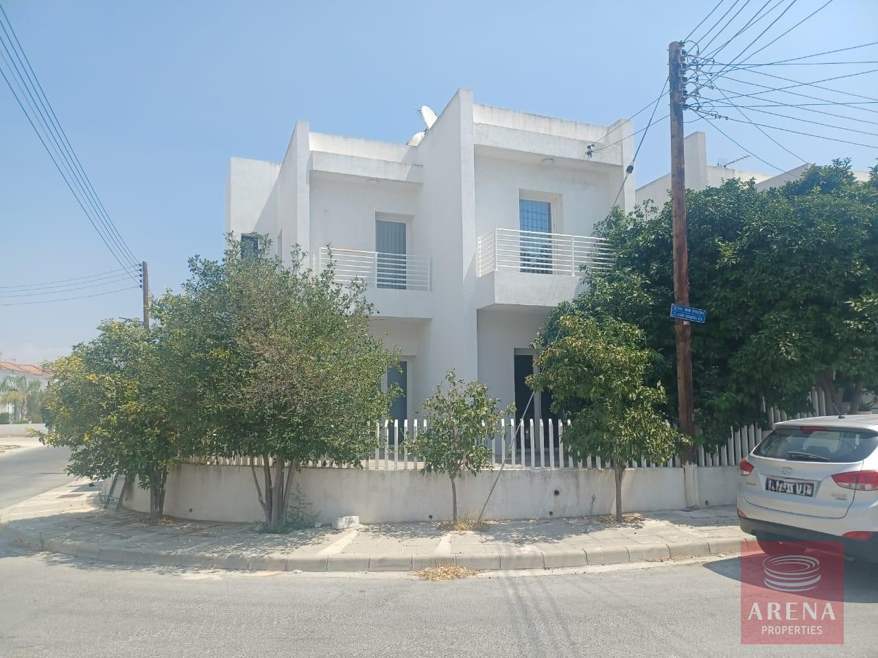 4 bed house in vergina