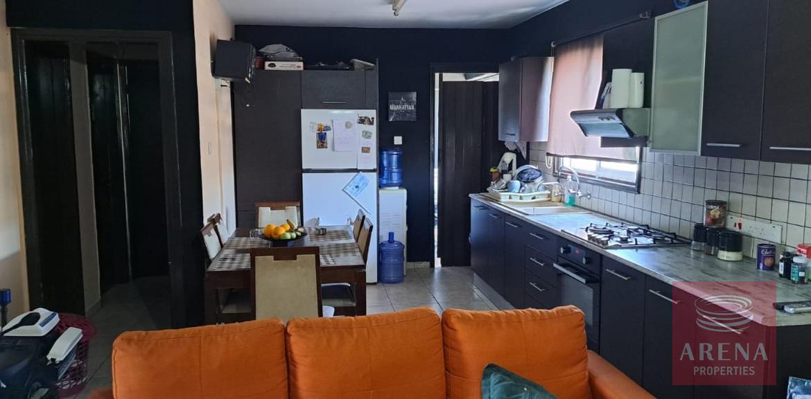 3 BED APT IN KAMARES