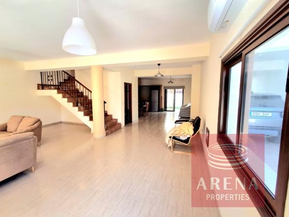 4 BED VILLA FOR RENT IN KAMARES