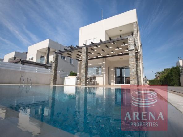 VILLA IN PROTARAS FOR RENT