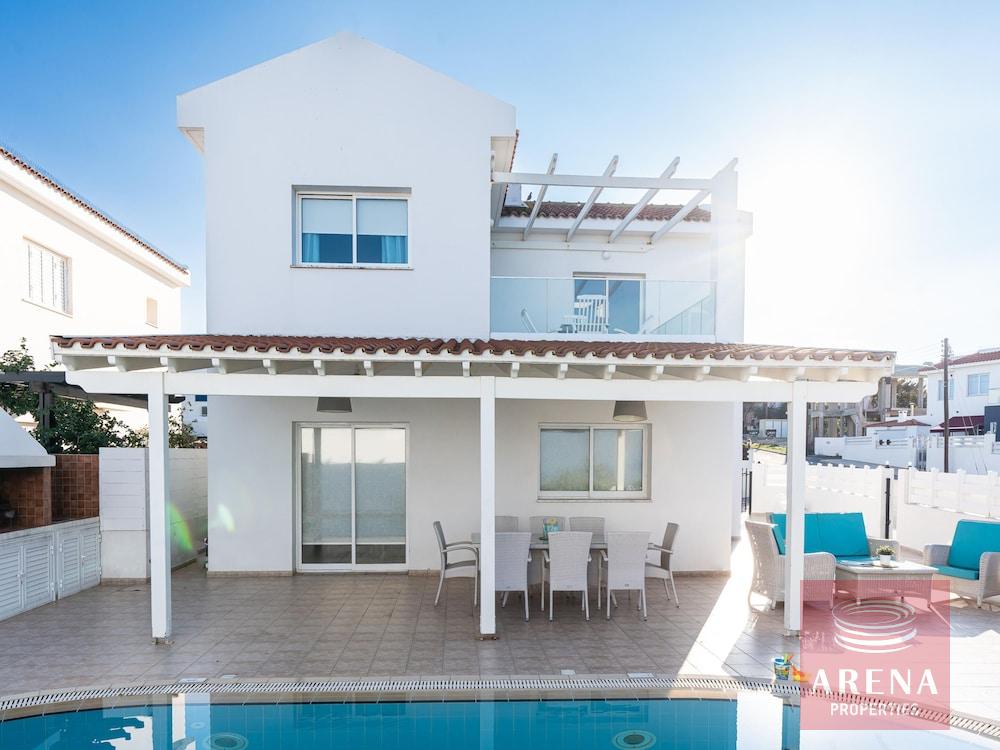 villa for rent in Kapparis