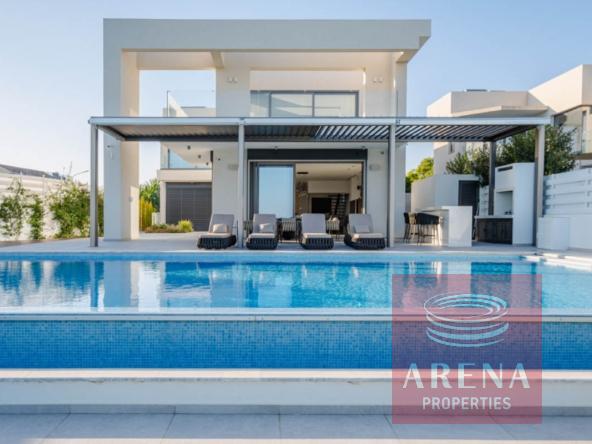 4 bed villa in Ayia Thekla