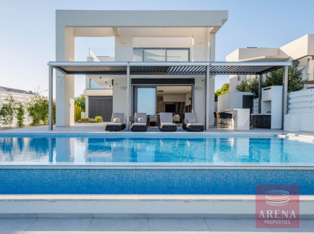 4 bed villa in Ayia Thekla