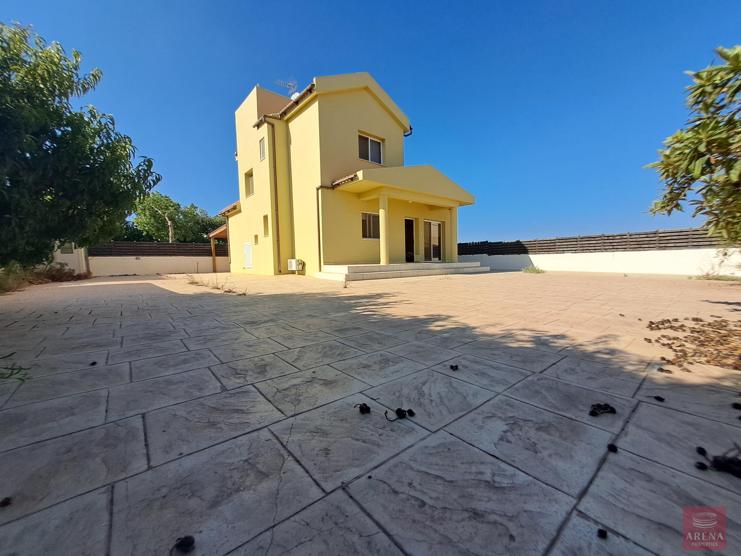 3 bed villa in ayia thekla