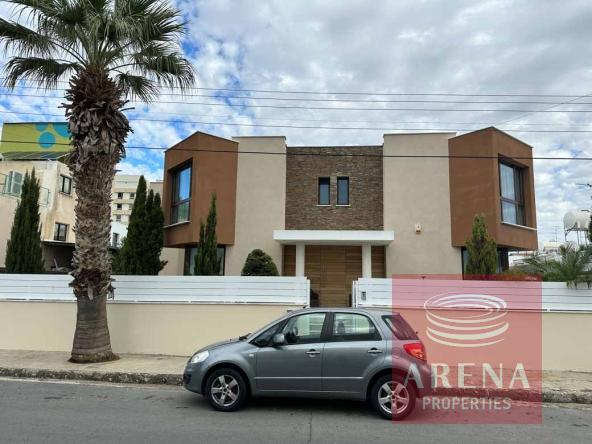 7 4 BED VILLA IN LARNACA 8978