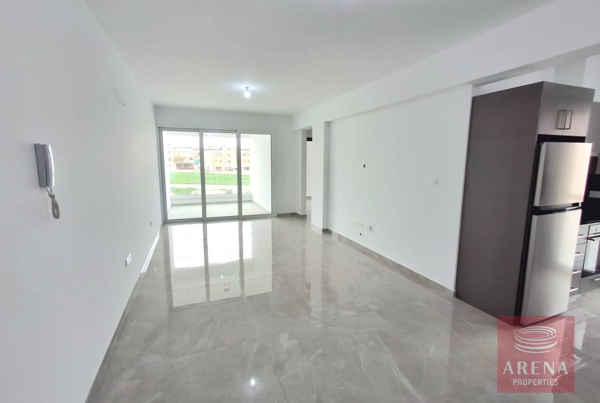 2 bed apt for rent in oroklini