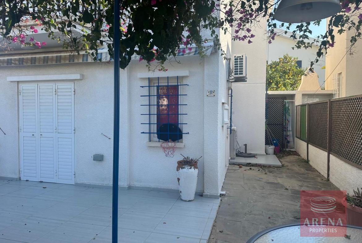 2 bed house in cape greco