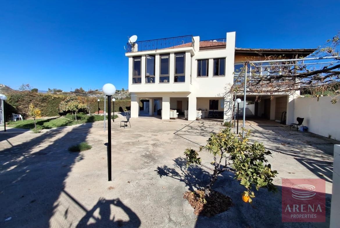 7 bed villa in Kalavasos