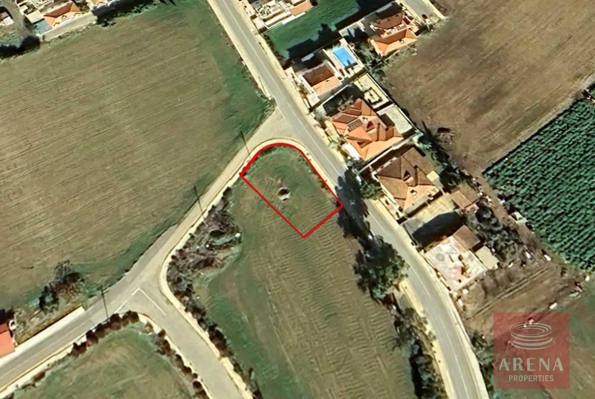 PLOT IN PERVOLIA