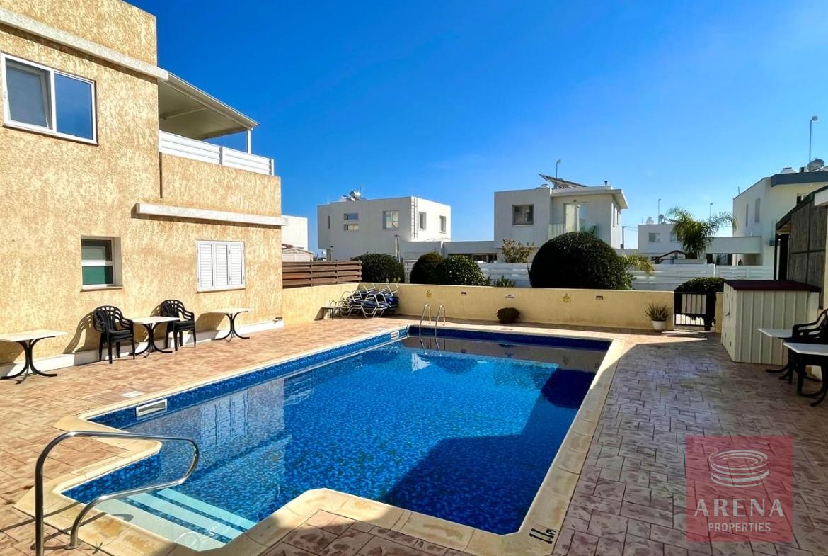 apartment for sale infrenaros