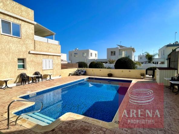 apartment for sale infrenaros