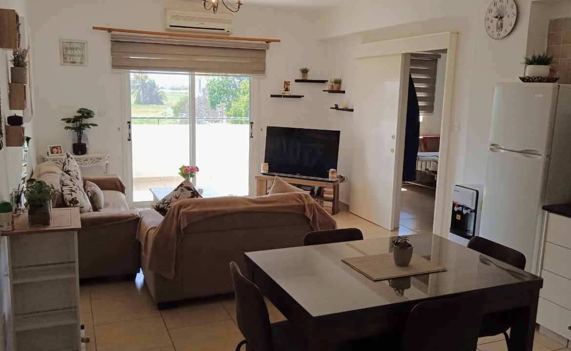 2 bed apt for rent in Pervolia