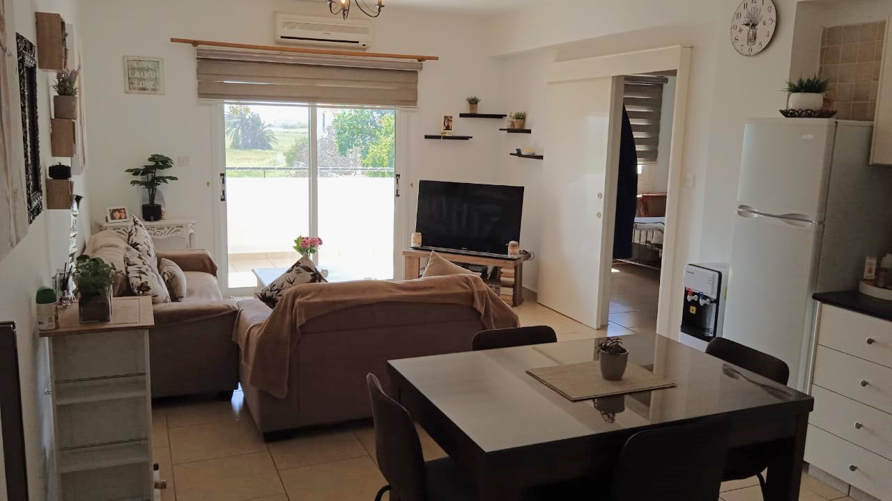 2 bed apt for rent in Pervolia