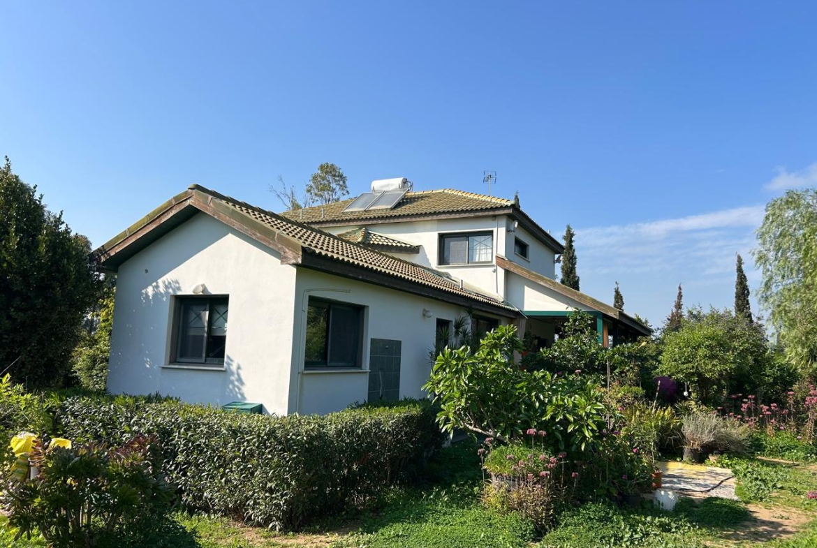 4 BED VILLA IN PERVOLIA