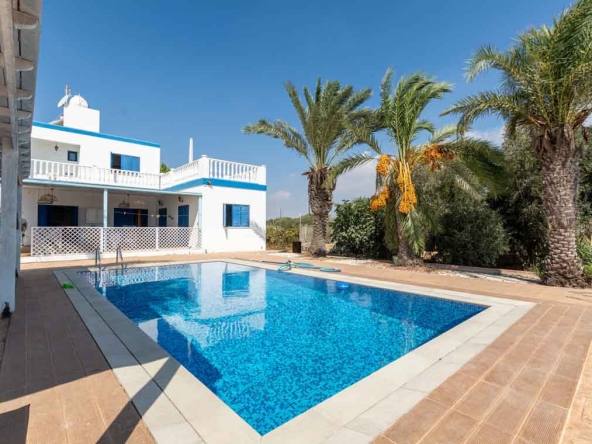 4 bed villa in Protaras