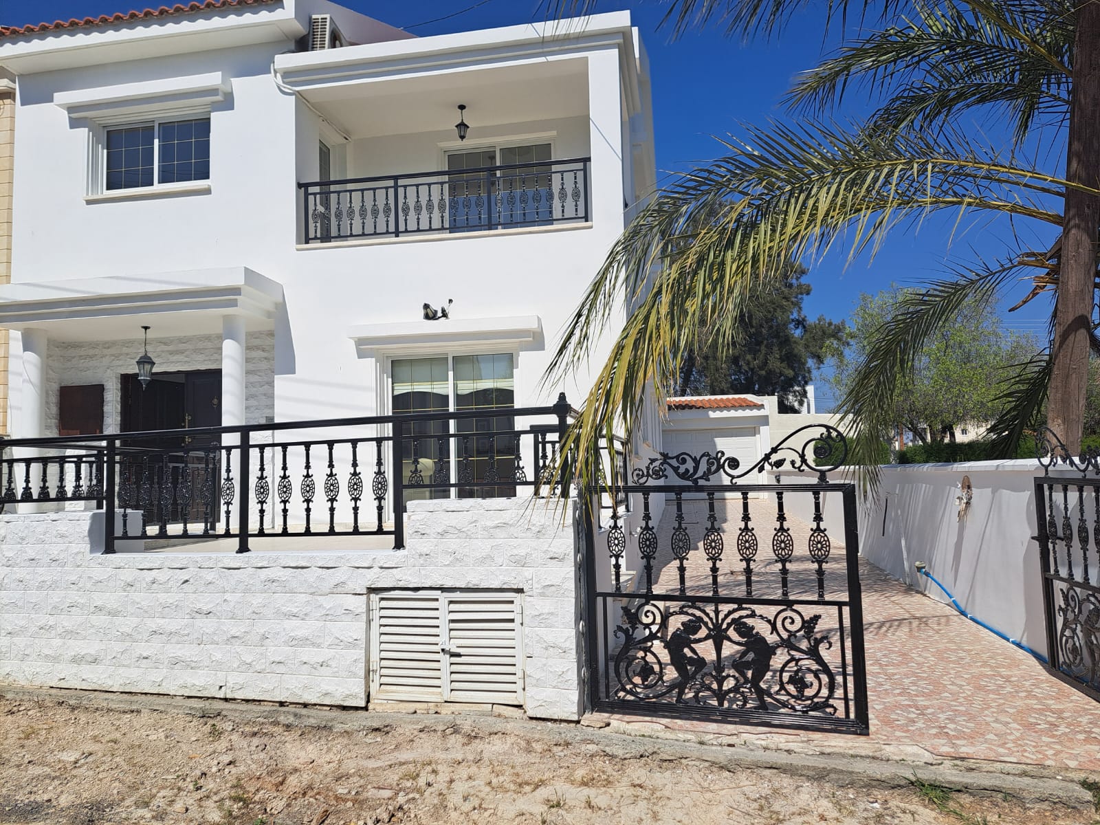 4 bed house Klima Zourides 1